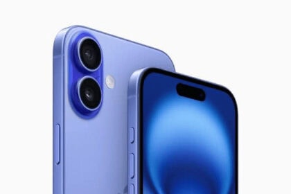 iPhone 16 and iPhone 16 Plus in ultramarine are shown side by side.