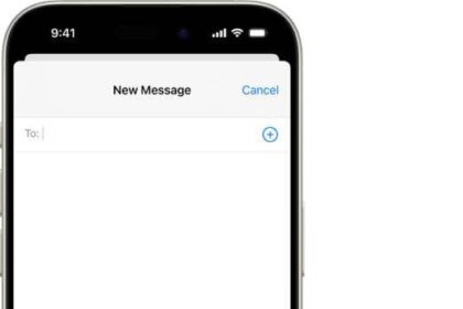 A blank email is open in the Mail app. The onscreen keyboard is in the bottom half of the screen.