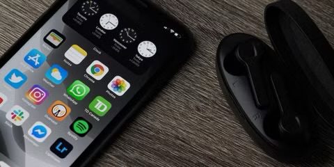 How to set up iPhone alarm that vibrates only without sound | GeeksChalk