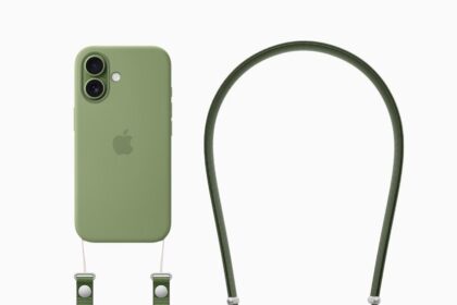 A green Crossbody Strap is shown with iPhone 17.