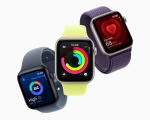 An image of three Apple Watch SE 3 watches each displaying a different health and fitness feature on its screen.