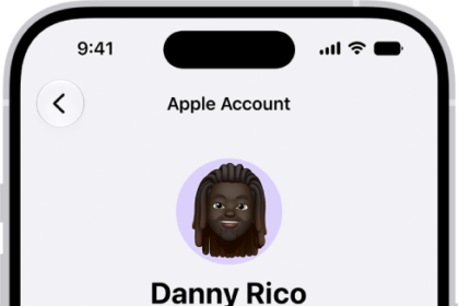 The Apple Account Settings shown with a list of options including personal information, subscriptions, Find My, and more.