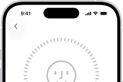 The Face ID recognition setup screen. A smiley face is showing on the screen, enclosed in a circle. Text below instructs the user to move their head slowly to complete the circle. A button for Get Started appears near the bottom of the screen.