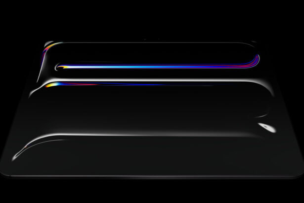 iPad Pro, landscape orientation, front exterior, space black color, aluminum and glass enclosure