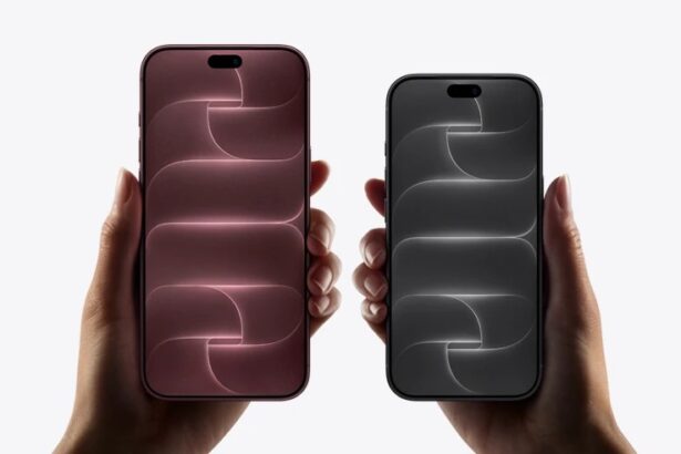 iPhone 18 Pro Max, iPhone 18 Pro, a hand holds each model