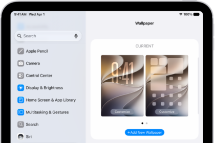 The Wallpaper Settings screen, with the button for choosing a new wallpaper at the top and images of the Lock Screen and Home Screen with the current wallpaper.