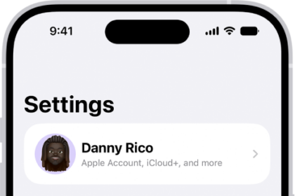 The Settings screen showing that iPhone is connected to a Wi-Fi network called HomeNet.