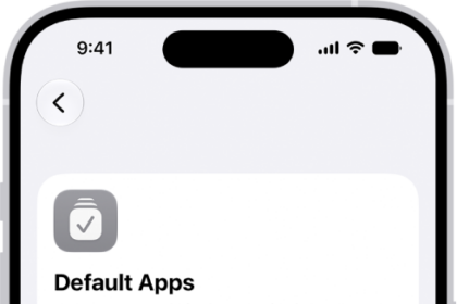 The screen for changing your default apps for sending email, browsing the web, and more.