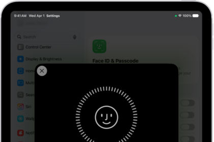 The Face ID recognition setup screen. A smiley face is showing on the screen, enclosed in a circle. Text below instructs the user to move their head slowly to complete the circle. A button for Get Started appears near the bottom of the screen.