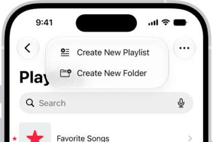 The Library tab showing the list of playlists. At the top are buttons to create a new playlist or create a new folder.