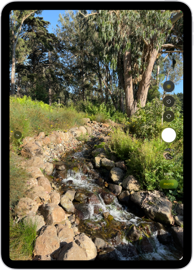 The Camera open in Photo mode.