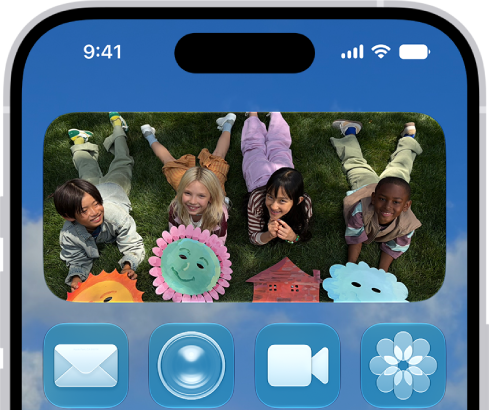 A customized Home Screen with tinted icons.